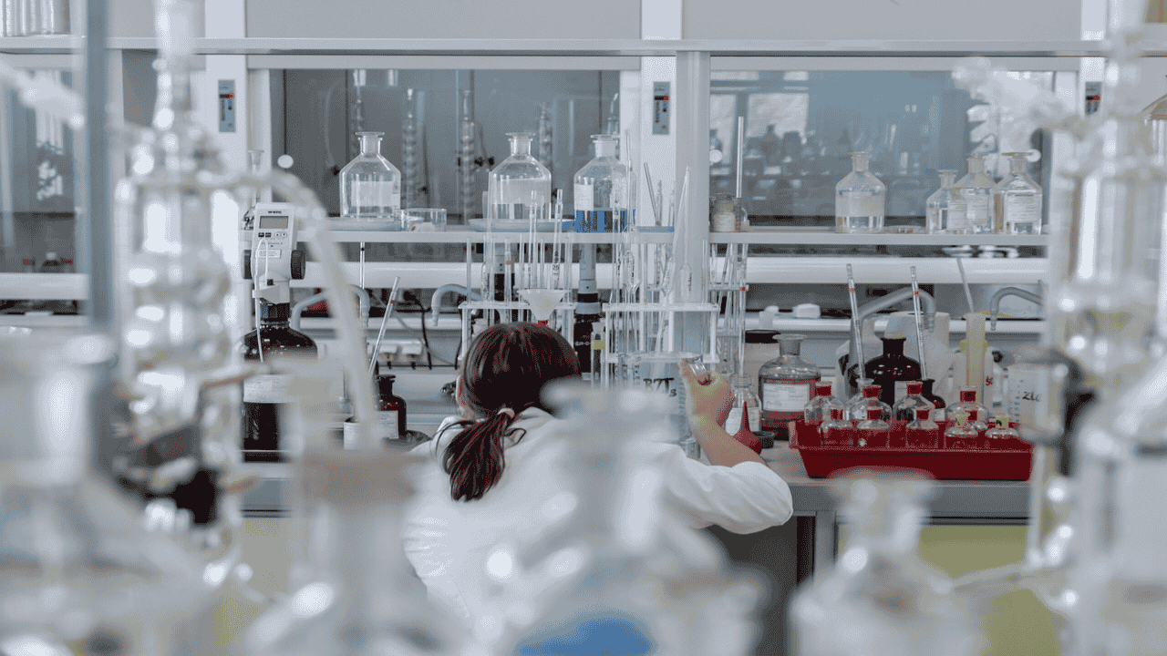 Molecular-Biotechnology-Breakthroughs-7-Powerful-Innovations-Changing-the-Future